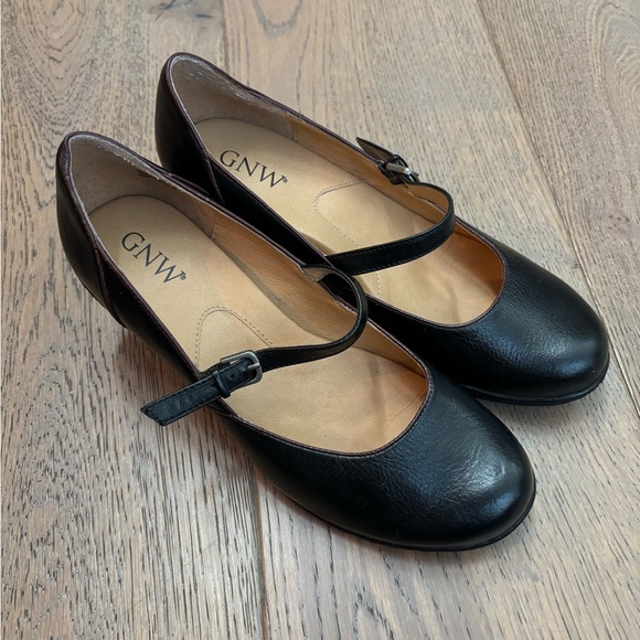 GNW Black leather round toe Mary Jane kitten heel Anna Pumps - 6 1/2 - Picture 1 of 8